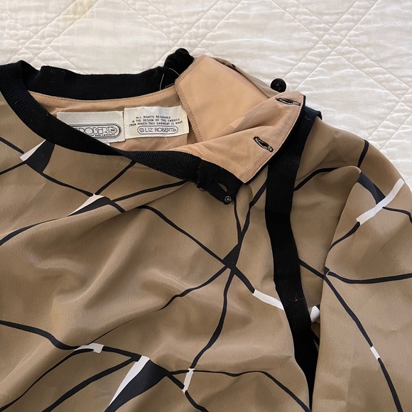 Vintage 80’s Top w shoulder pads - Picture 5 of 9